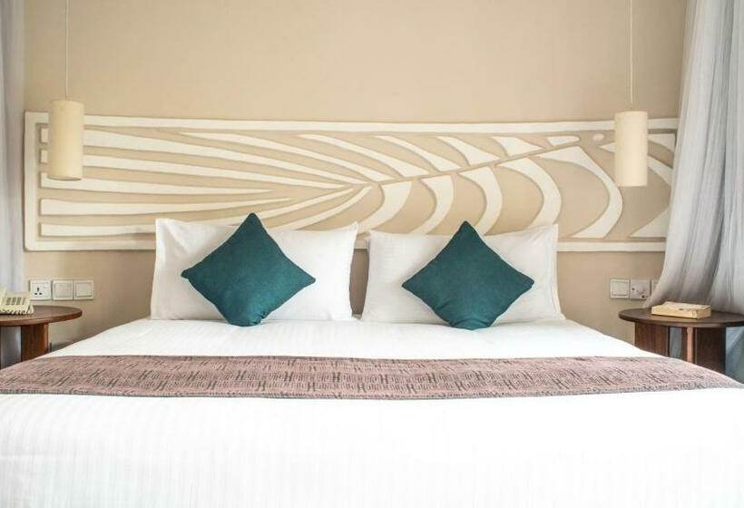 اتاق لوکس با چشمانداز استخر, Neptune Village Beach Resort & Spa All Inclusive