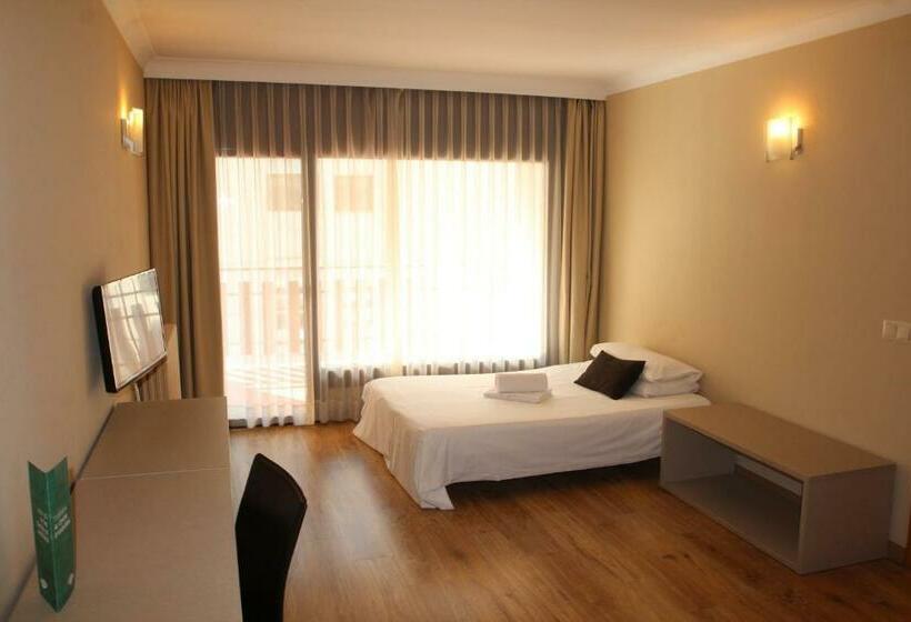 اتاق خانوادگی, Hotel & Apartahotel Serhs Cosmos