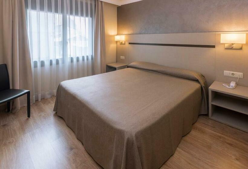 اتاق خانوادگی, Hotel & Apartahotel Serhs Cosmos