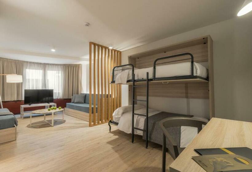 اتاق لوکس خانوادگی, Hotel & Apartahotel Serhs Cosmos