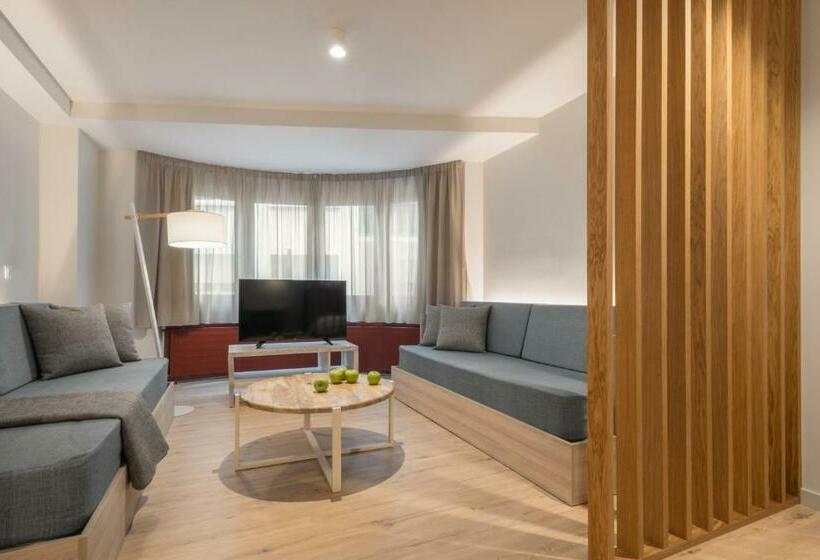 اتاق لوکس خانوادگی, Hotel & Apartahotel Serhs Cosmos