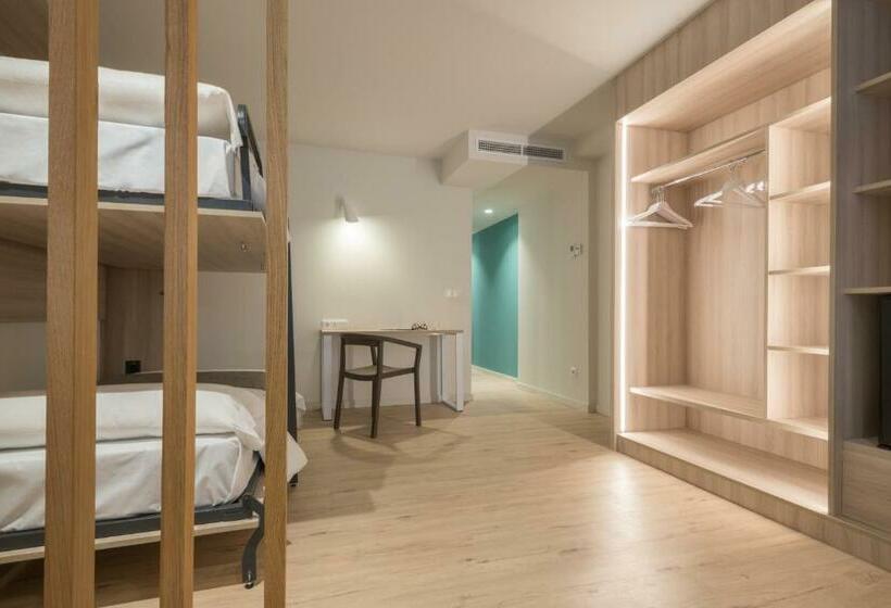 اتاق لوکس خانوادگی, Hotel & Apartahotel Serhs Cosmos