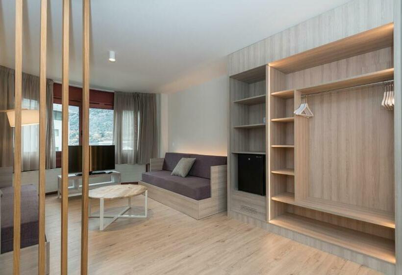 اتاق لوکس خانوادگی, Hotel & Apartahotel Serhs Cosmos