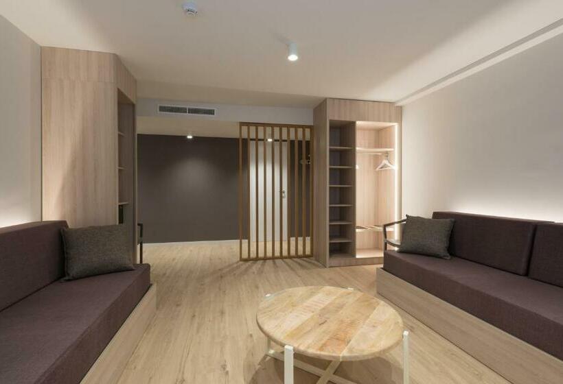 اتاق لوکس خانوادگی, Hotel & Apartahotel Serhs Cosmos