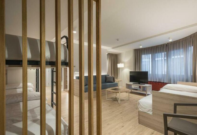 اتاق لوکس خانوادگی, Hotel & Apartahotel Serhs Cosmos