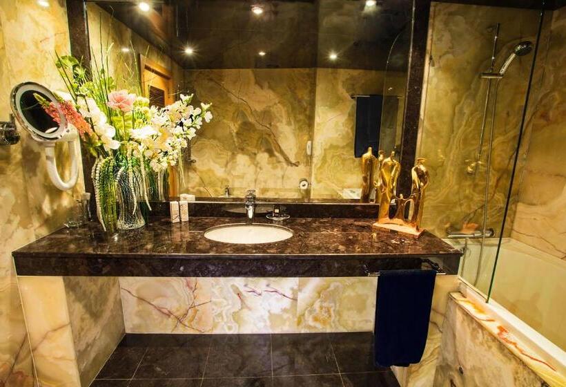 جناح رئاسى, Anel