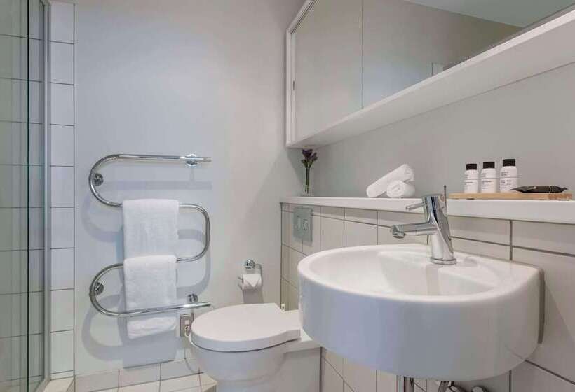 スタンダードスタジオ, Auckland Harbour Suites