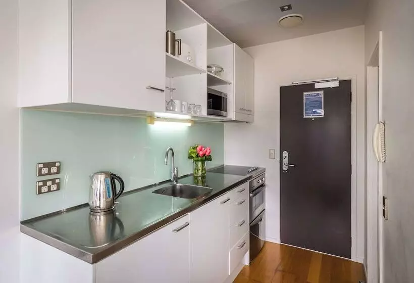 スタンダードスタジオ, Auckland Harbour Suites
