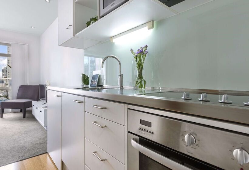 スタンダードスタジオ, Auckland Harbour Suites