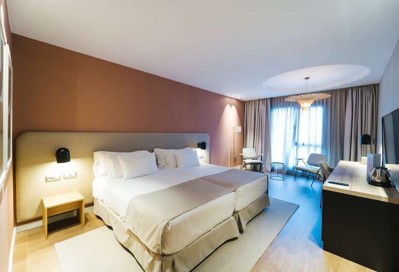 패밀리 룸, Barcelo  Oviedo Cervantes