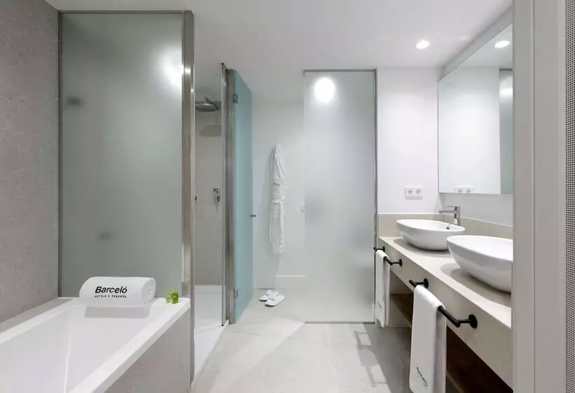 اتاق لوکس, Barcelo Oviedo Cervantes