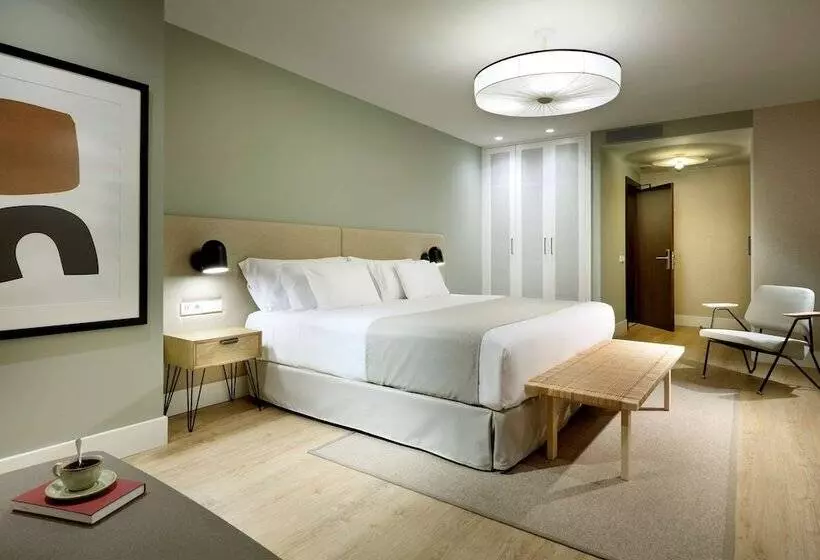 اتاق لوکس, Barcelo Oviedo Cervantes