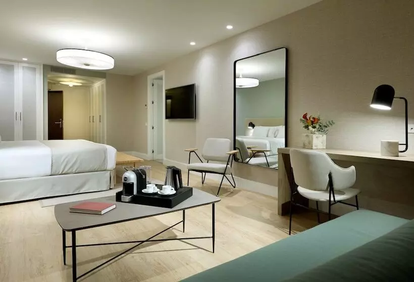 اتاق لوکس, Barcelo Oviedo Cervantes