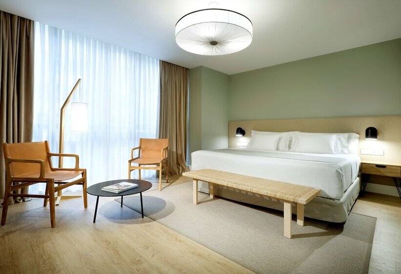 디럭스 룸, Barcelo  Oviedo Cervantes