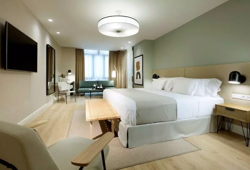 اتاق لوکس, Barcelo Oviedo Cervantes