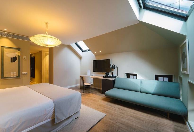 프리미엄 패일리룸, Barcelo  Oviedo Cervantes