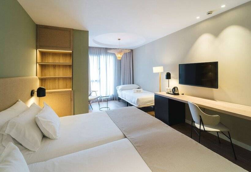 패밀리 룸, Barcelo  Oviedo Cervantes