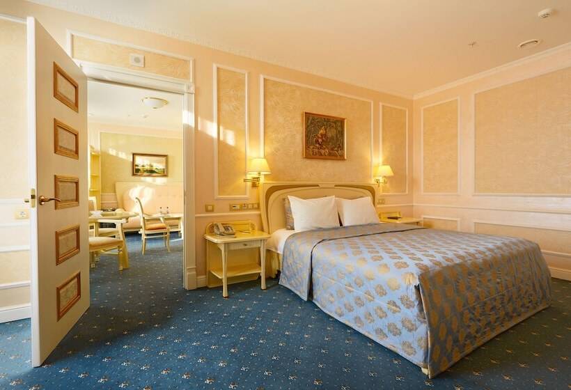 주니어 스위트, Europe