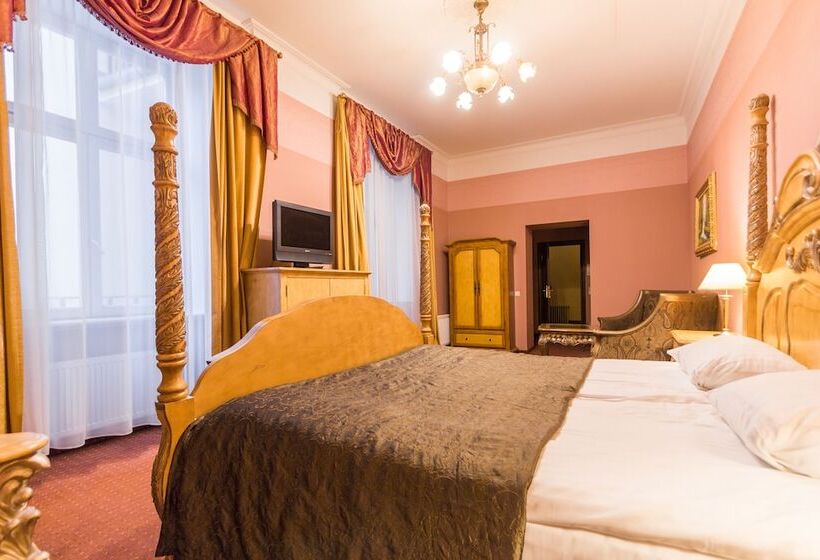 سوییت جونیور, Garden Palace