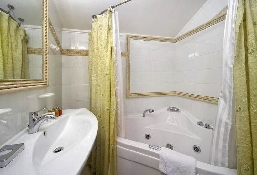 سوئیت رویال, Garden Palace