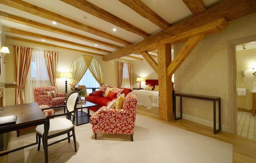 سوییت لوکس, Garden Palace