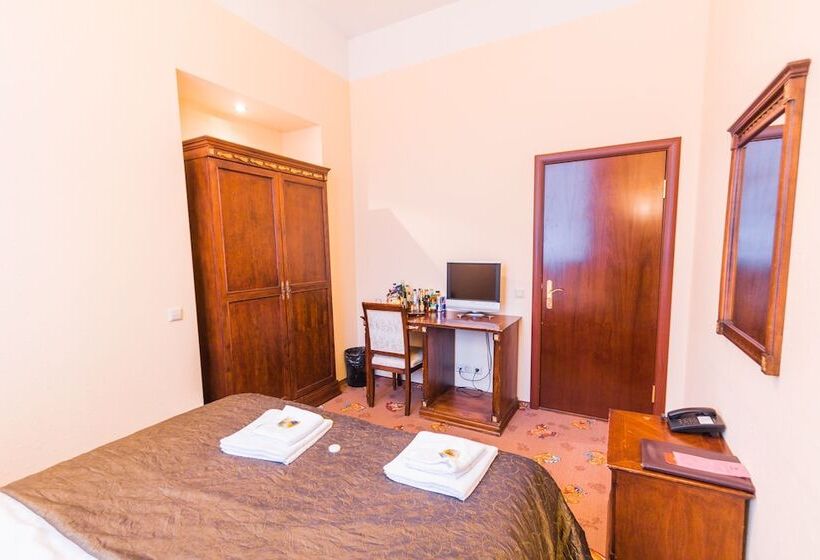 اتاق خانوادگی, Garden Palace