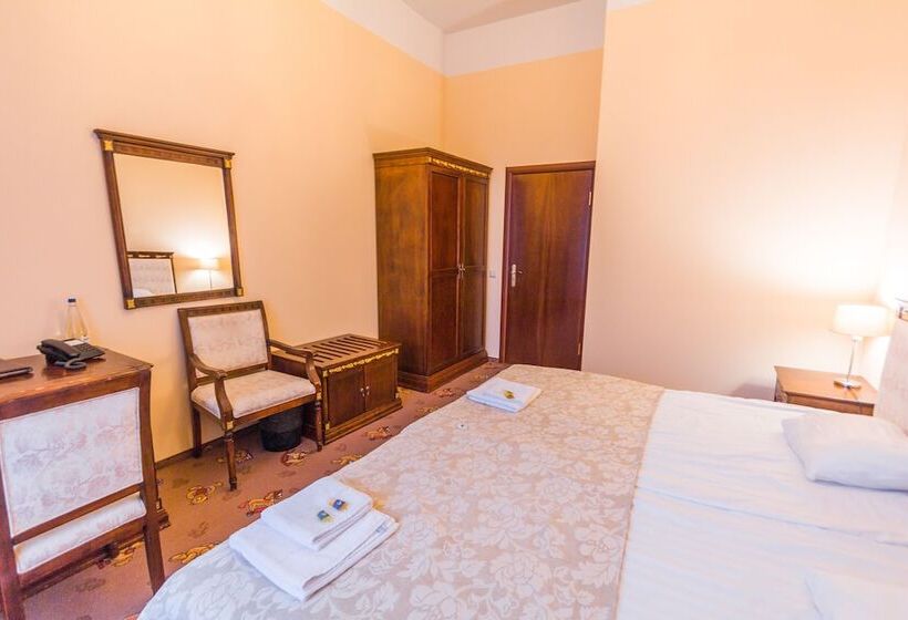 اتاق خانوادگی, Garden Palace