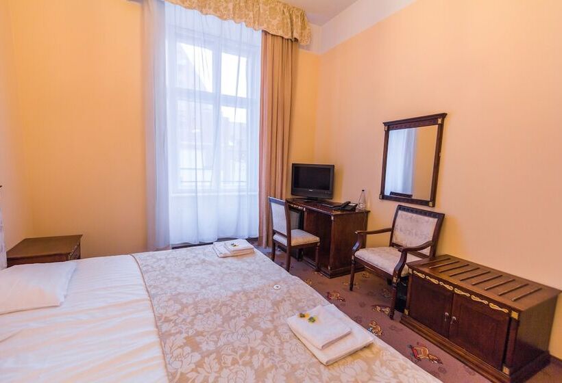 اتاق خانوادگی, Garden Palace