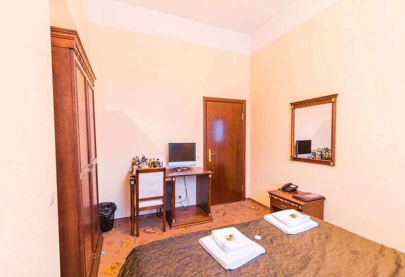 اتاق خانوادگی, Garden Palace