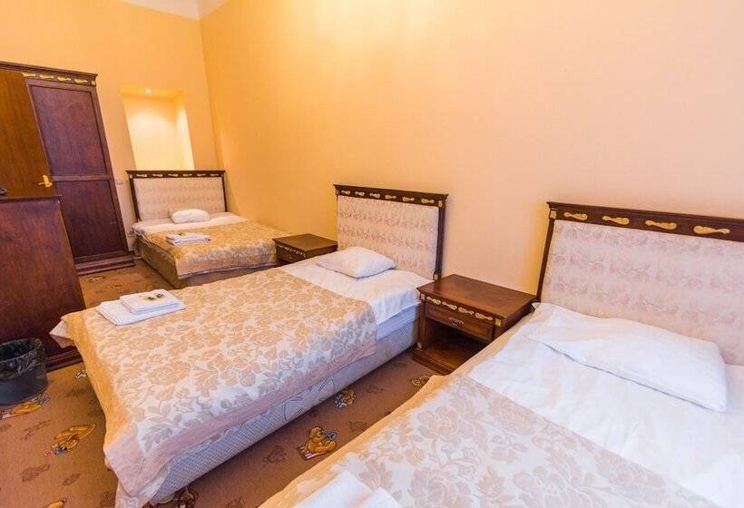 اتاق خانوادگی, Garden Palace