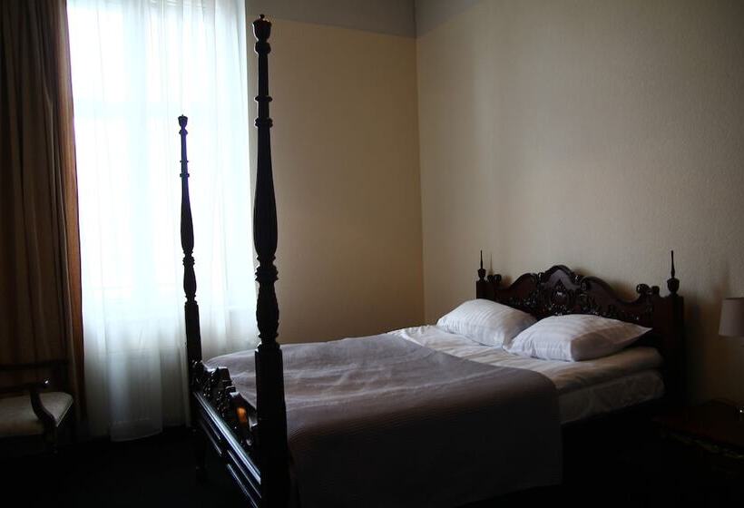 اتاق لوکس, Garden Palace