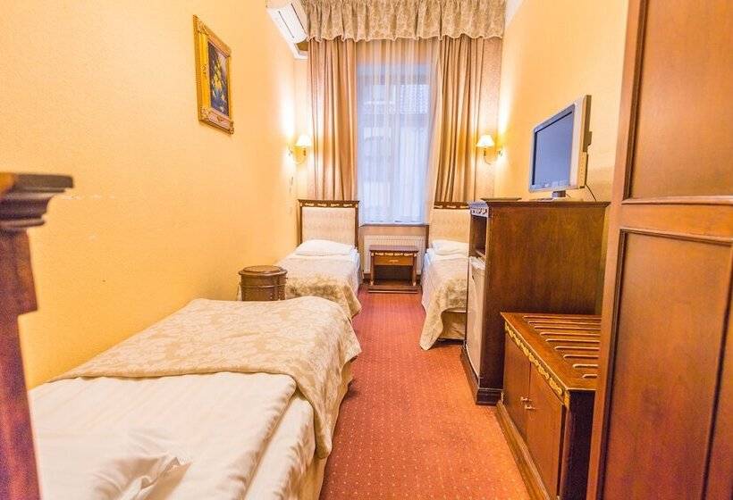 اتاق استاندارد سه نفره, Garden Palace