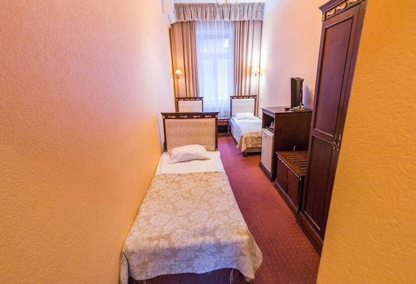 اتاق استاندارد سه نفره, Garden Palace