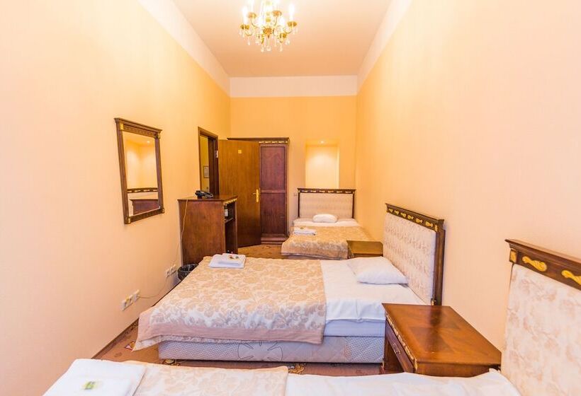 اتاق خانوادگی, Garden Palace