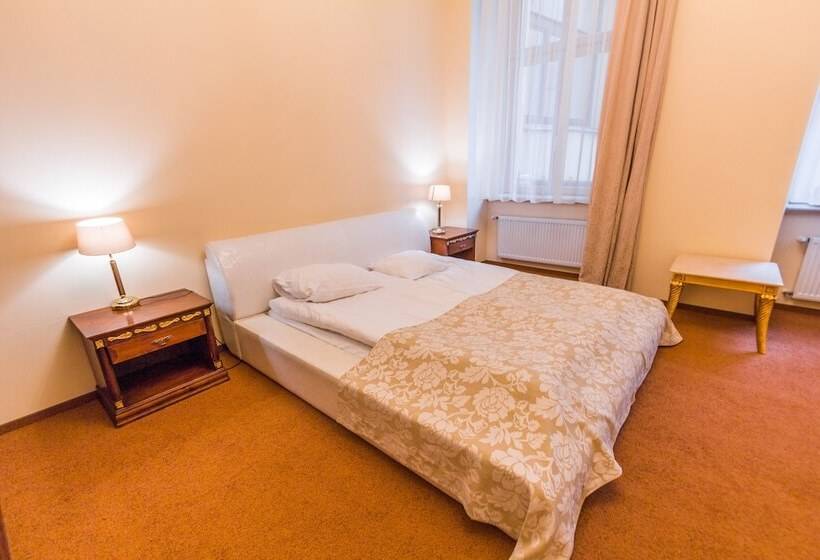 اتاق لوکس, Garden Palace