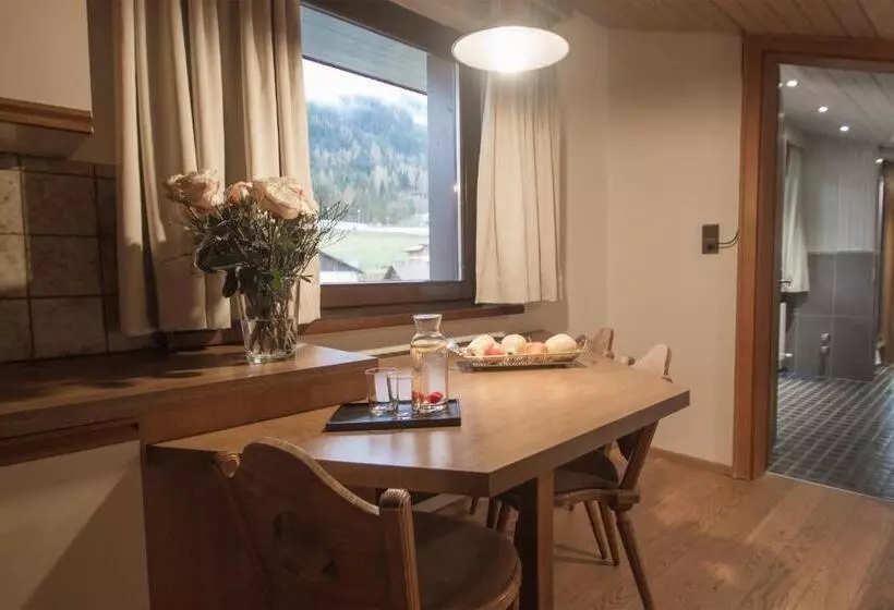 Huoneisto 2 Makuuhuonetta Parveke, Garni Römerhof