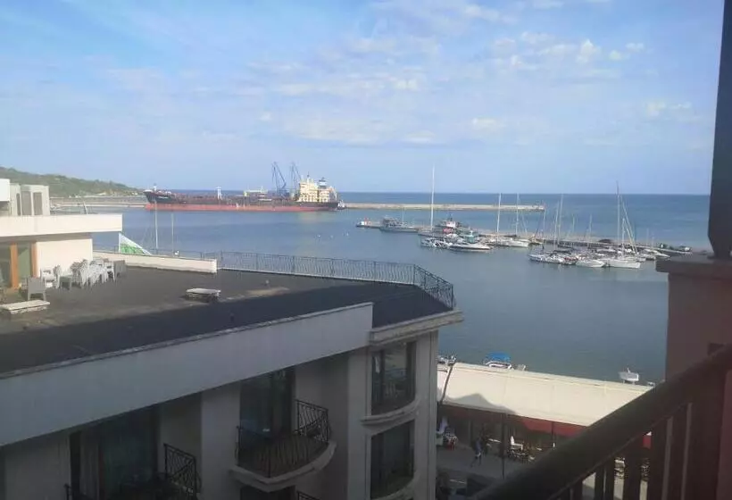 Huoneisto 1 Makuuhuone Merinäkymä, Marina City Apart