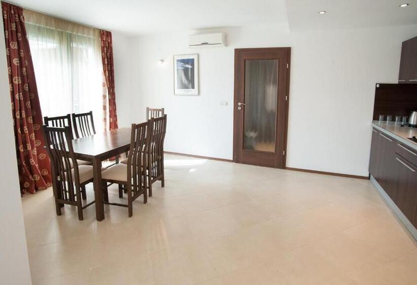 شقة غرفتين, Marina City Apart