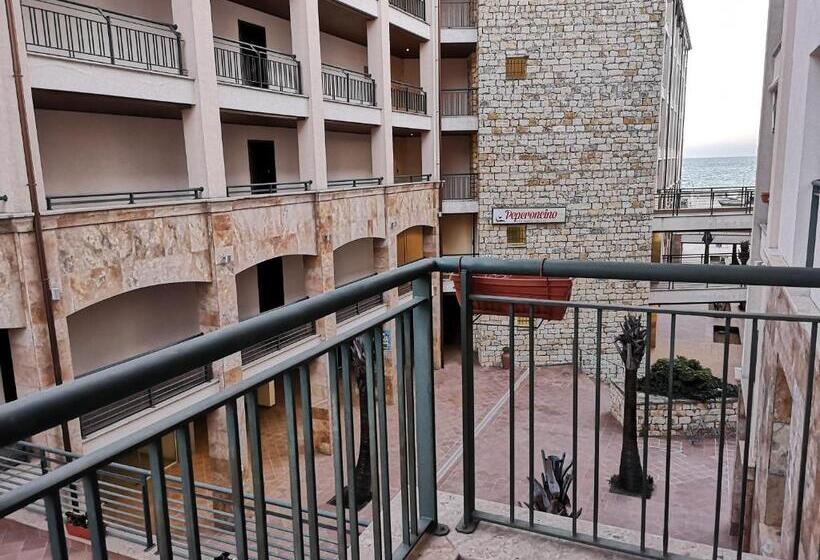 شقة غرفة واحدة, Marina City Apart