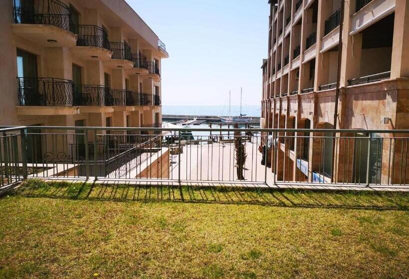 شقة غرفة واحدة مطلة على الحديقة, Marina City Apart