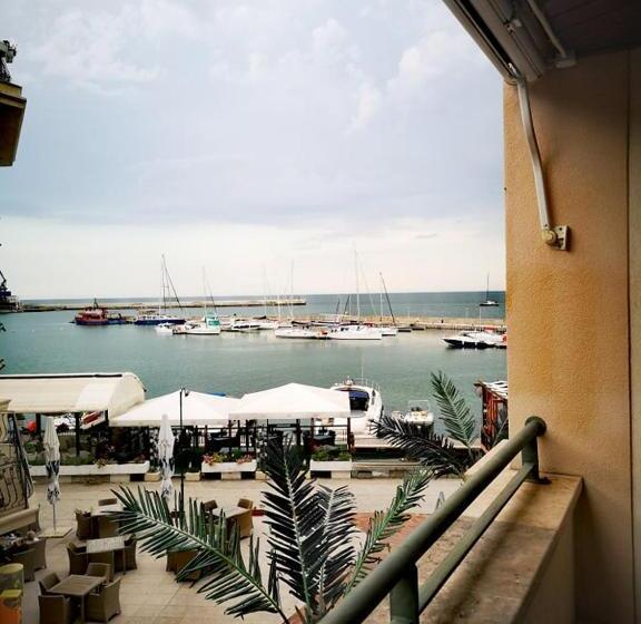 شقة غرفة واحدة مطلة على البحر, Marina City Apart