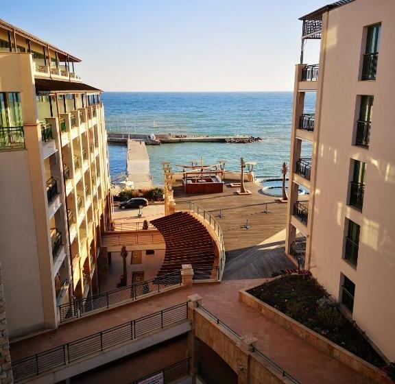 شقة غرفة واحدة مطلة على البحر, Marina City Apart