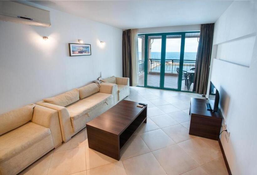 شقة غرفتين, Marina City Apart