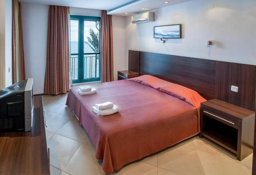 شقة غرفتين, Marina City Apart