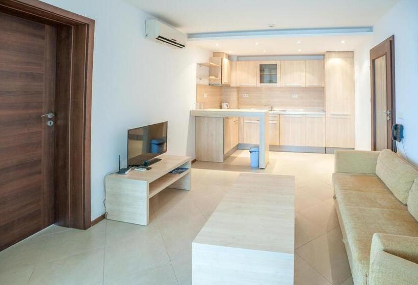 شقة غرفتين, Marina City Apart