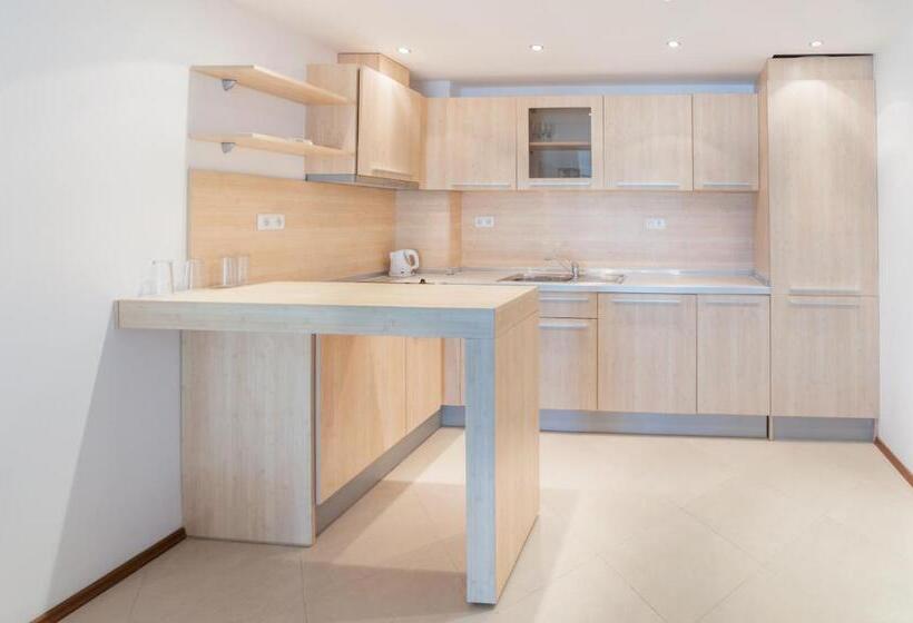 شقة غرفتين, Marina City Apart