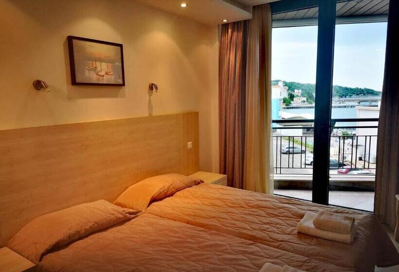 شقة غرفتين, Marina City Apart