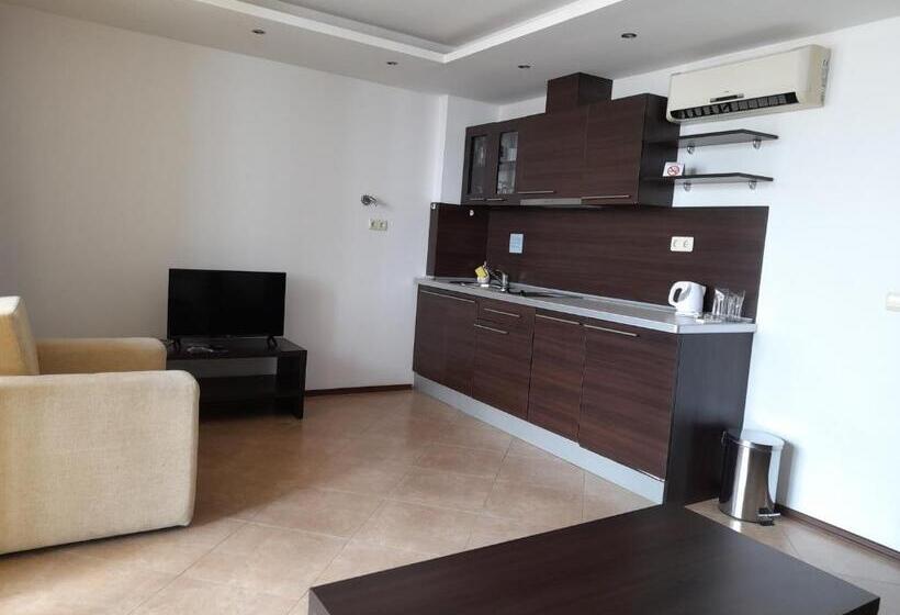 شقة غرفة واحدة, Marina City Apart