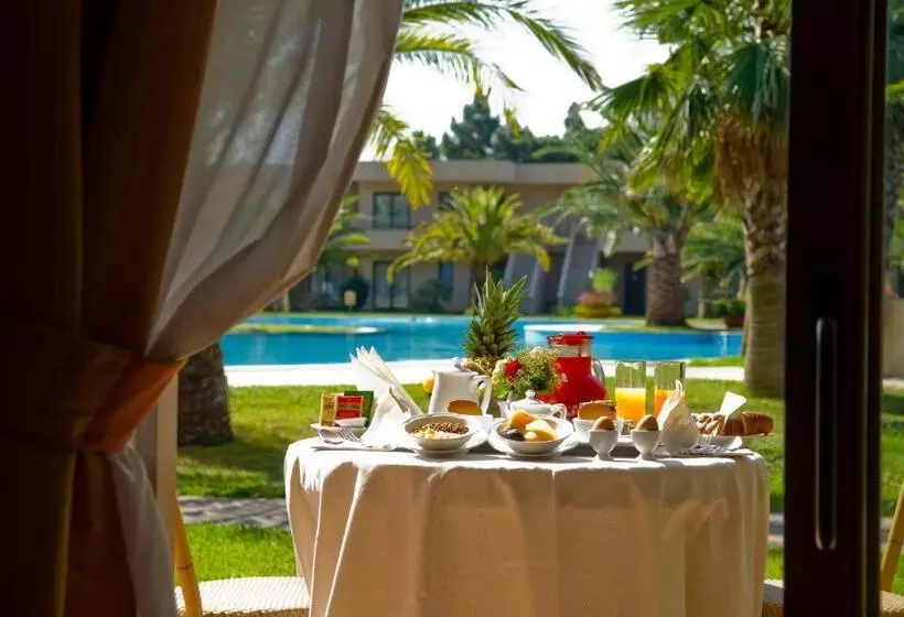 اتاق خانوادگی, Minerva Resort