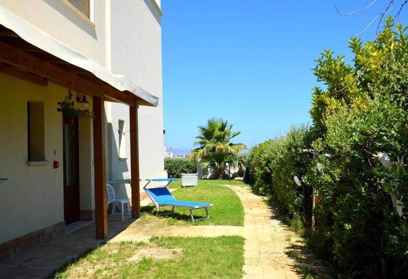 이코노미 룸, Resort Santa Maria